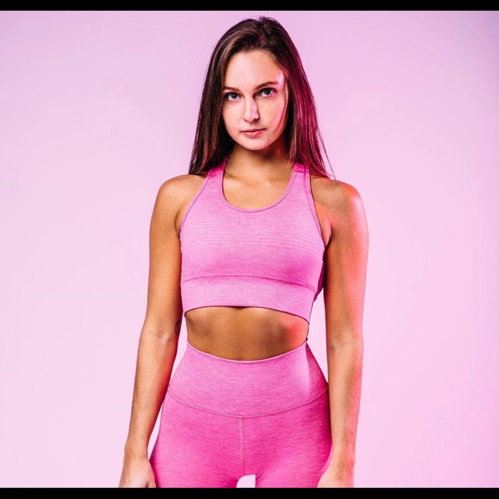 Vault Alphalete sports bra size small